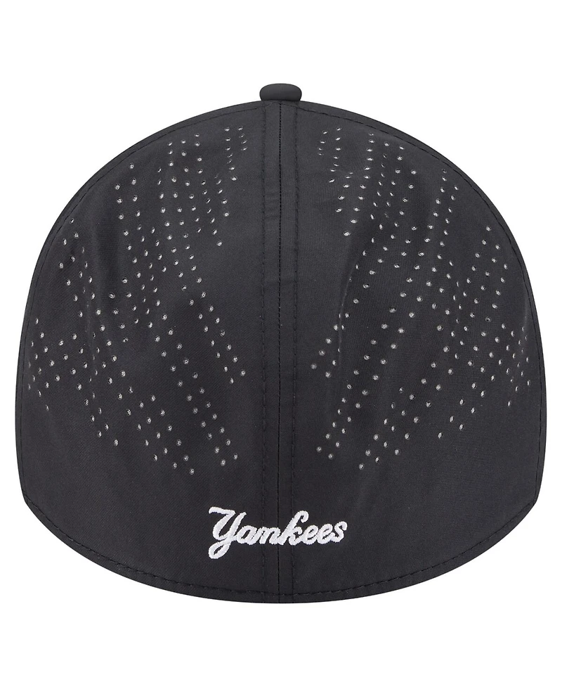 New Era Men's Black York Yankees Night 39THIRTY Flex Hat