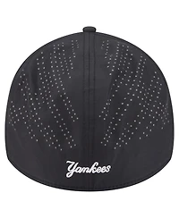 New Era Men's Black York Yankees Night 39THIRTY Flex Hat
