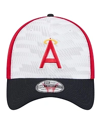 New Era Men's Red/Navy Los Angeles Angels 2025 Mlb Clubhouse 39THIRTY Flex Hat