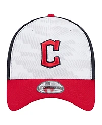 New Era Men's Navy/Red Cleveland Guardians 2025 Mlb Clubhouse 39THIRTY Flex Hat