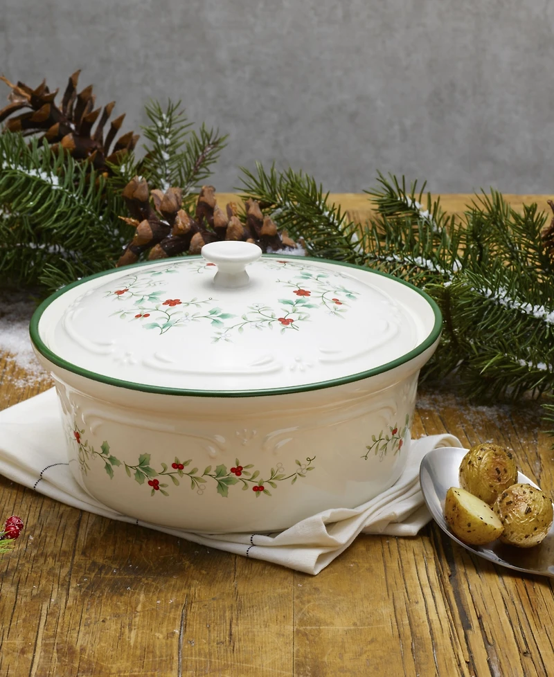 Winterberry Covered Casserole Dish