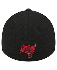 New Era Men's Black Tampa Bay Buccaneers Scoreboard 39THIRTY Flex Hat