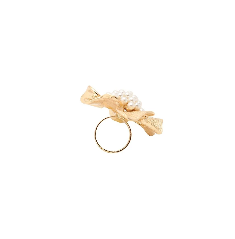 Sohi Floral Rhinestone Ring
