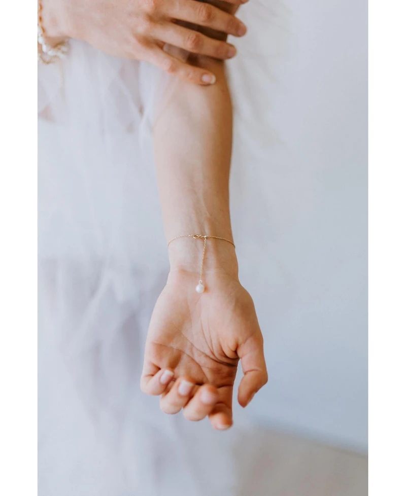 Untamed Petals Abigail Pearl Bracelet