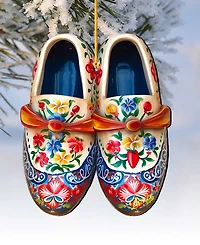 Designocracy Danish Shoes Christmas Wooden Ornament