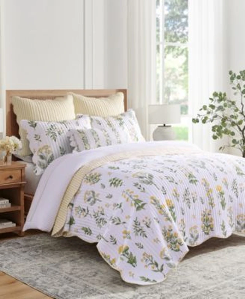 Levtex Home Daffodil Reversible Quilt Sets