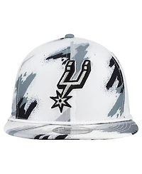 New Era Men's White San Antonio Spurs Paint 9FIFTY Snapback Hat