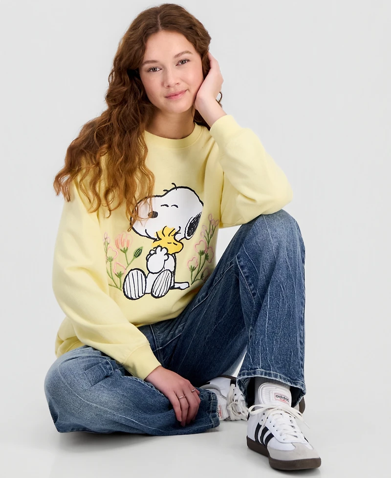 Snoopy Juniors' Tulip Crewneck Sweatshirt