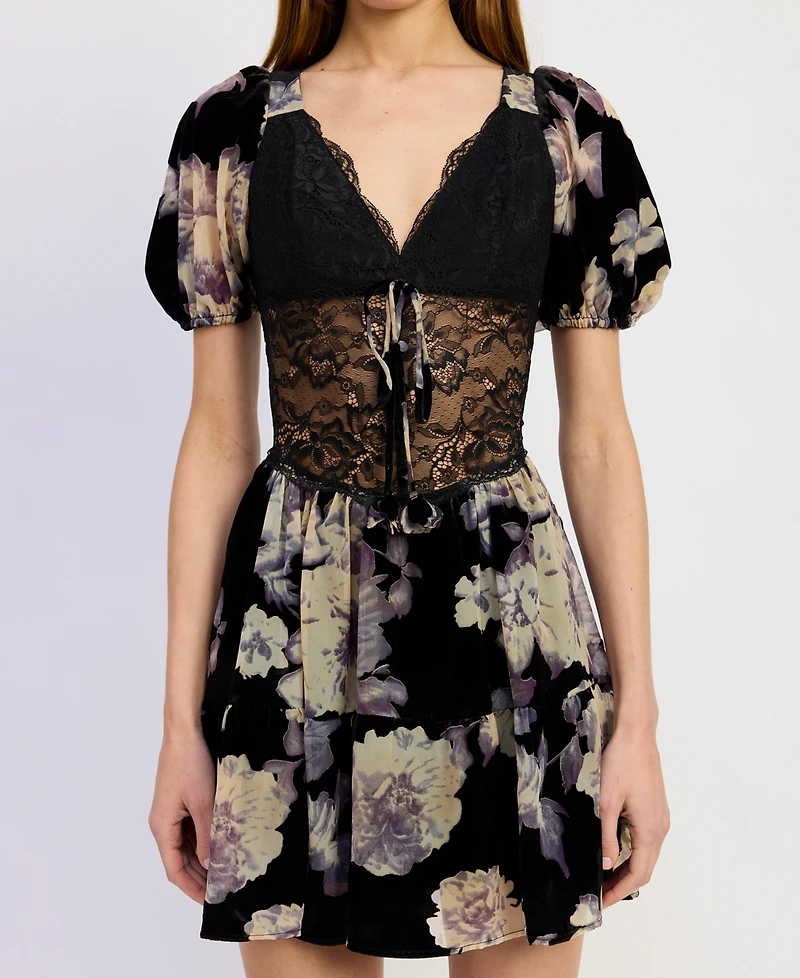 En Saison Women's V-Neck Short-Sleeve Fit & Flare Dress