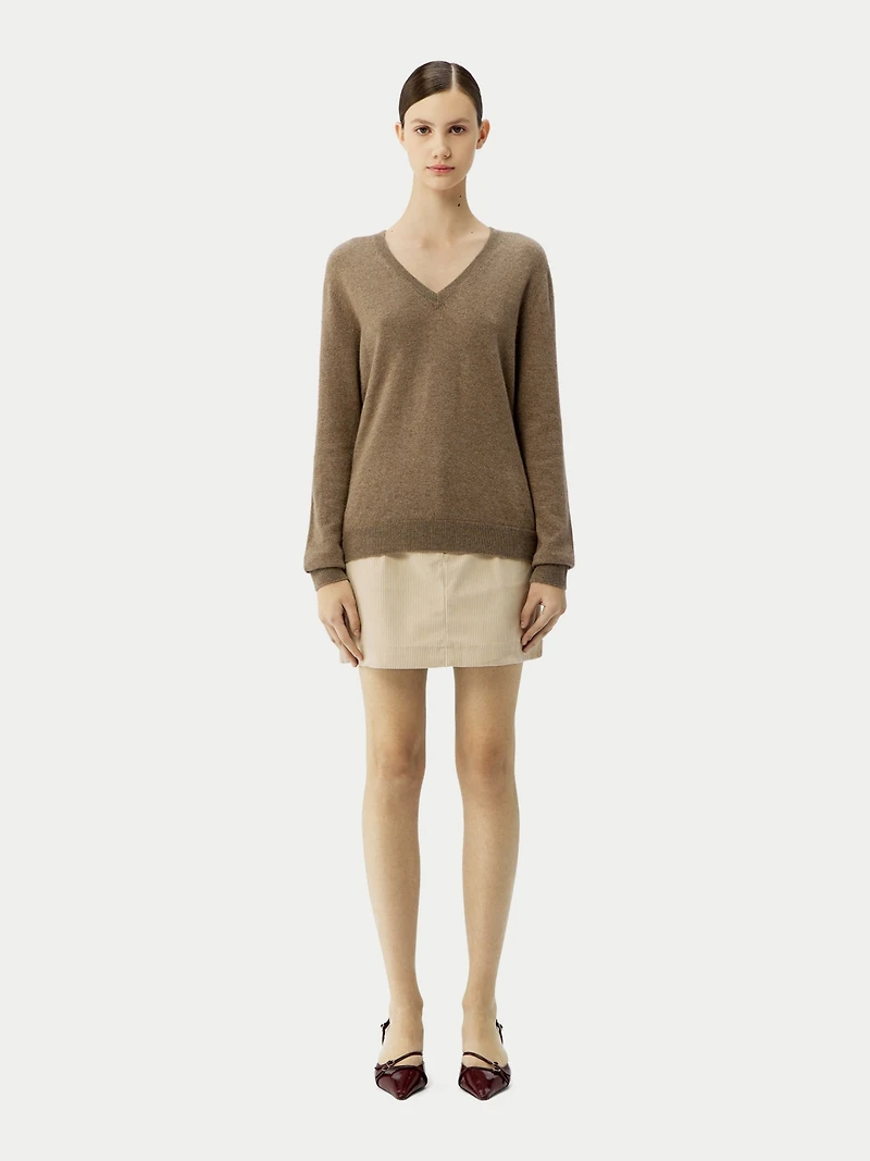 Gobi Cashmere Women's Timeless V-Neck Sweater