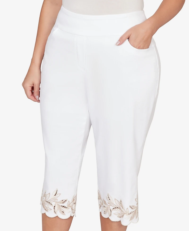 Alfred Dunner Plus Natural Wonder Leaf Cut Out Super Stretch Denim Capri Pants