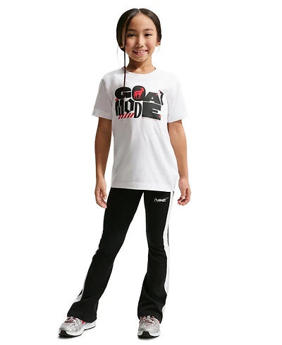 Nike Girls' 8-20 Graphic Print T-Shirt