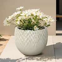 LuxenHome Antique Off-White 14.17" Round Planter, Deep-to-Light Gradient Texture, Tapered Design