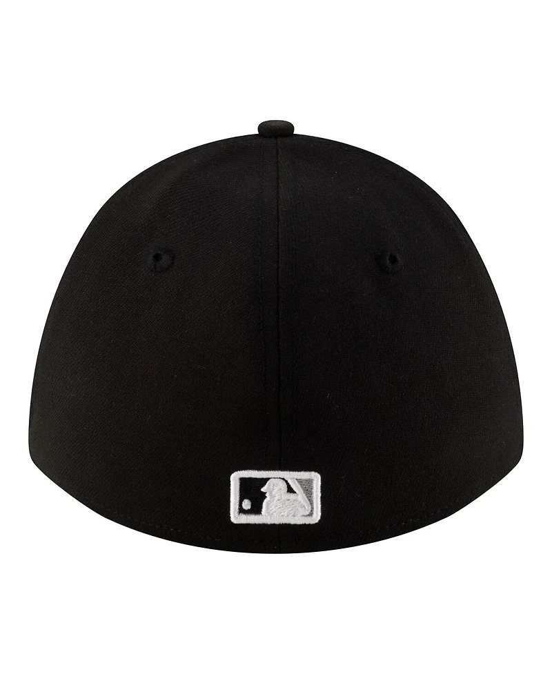 New Era Men's Black Chicago White Sox Player Replica 39THIRTY M-Crown Flex Hat