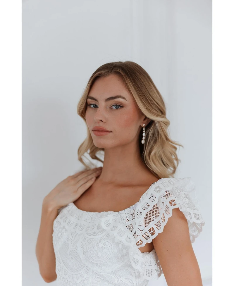 Untamed Petals Selena Pearl Drop Earrings