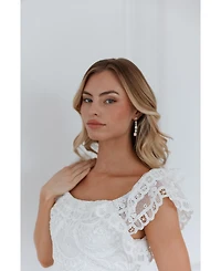 Untamed Petals Selena Pearl Drop Earrings