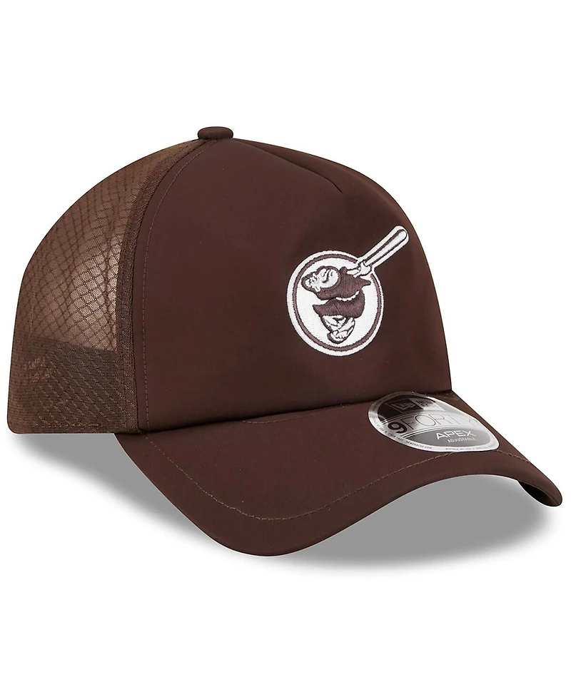 New Era Men's Brown San Diego Padres 2026 Batting Practice Alternate Apex 9FORTY Adjustable Hat