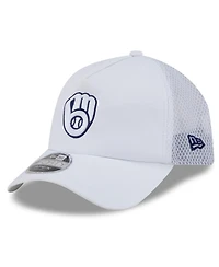 New Era Men's White Milwaukee Brewers 2026 Batting Practice Apex 9FORTY Adjustable Trucker Hat