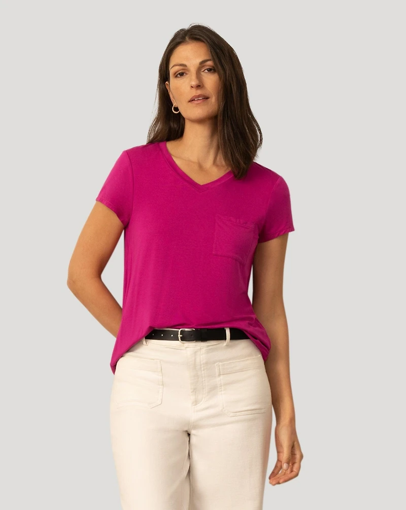 Cable & Gauge Women's V neck Patch Pocket Tee