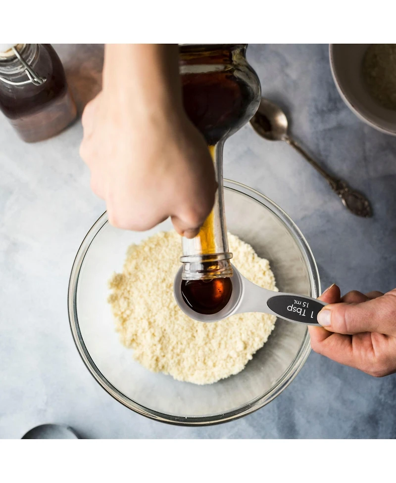 Premium Stainless Steel Magnetic Measuring Spoons, 8 Piece Set with Leveler