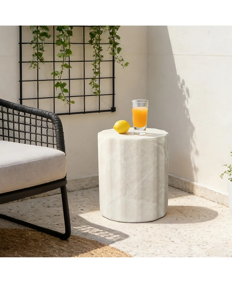 LuxenHome 17.7" Outdoor Side Table, Round End Table for Outside with Marbled Look, Small Patio Side Table for Balcony, Garden