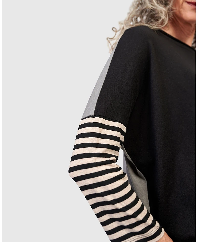 Alembika Women's Urban Coyote Tee