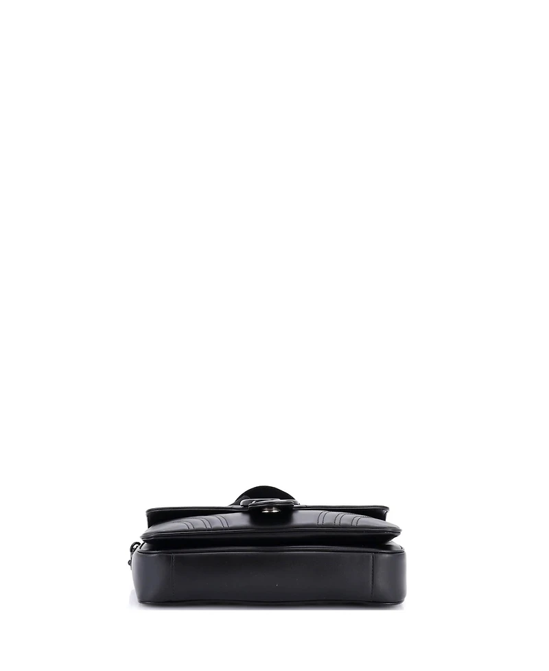 Pre-Owned Gucci Medium Gg Marmont Monochrome Flap Bag Matelasse Leather