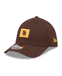 New Era Men's Brown San Diego Padres 2026 Clubhouse M-Crown 39THIRTY Flex Hat