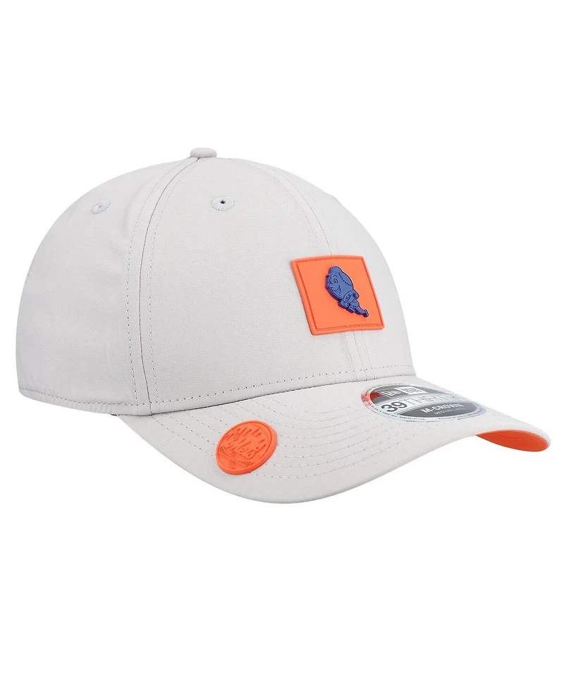 New Era Men's Gray York Mets 2026 Clubhouse Alternate 39THIRTY Flex Hat