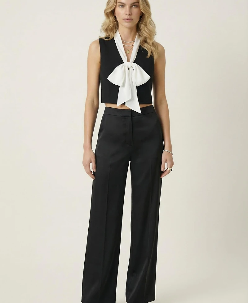 Modenaire Women's Contrast Bow Tie Neck Cropped Top