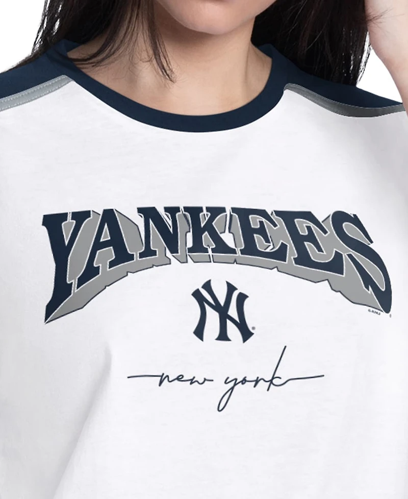 G-iii 4Her by Carl Banks Women's White New York Yankees First Lane Fashion T-Shirt