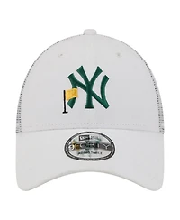 New Era Men's White New York Yankees Flag 9FORTY Trucker Adjustable Hat