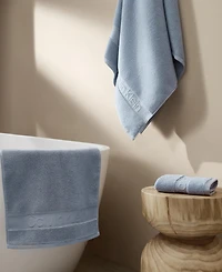 Calvin Klein Iconic Cotton Jacquard 3-Piece Towel Set