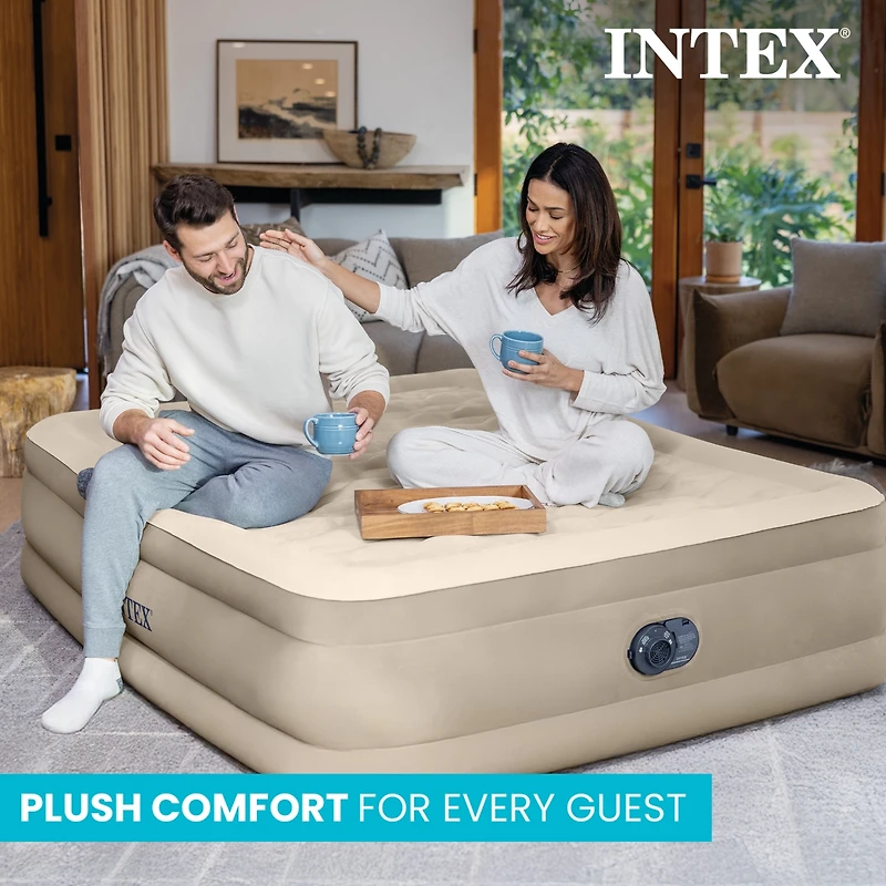 Intex 64427ED Dura-Beam Deluxe Ultra Plush Air Mattress w/Built-in Pump, Queen