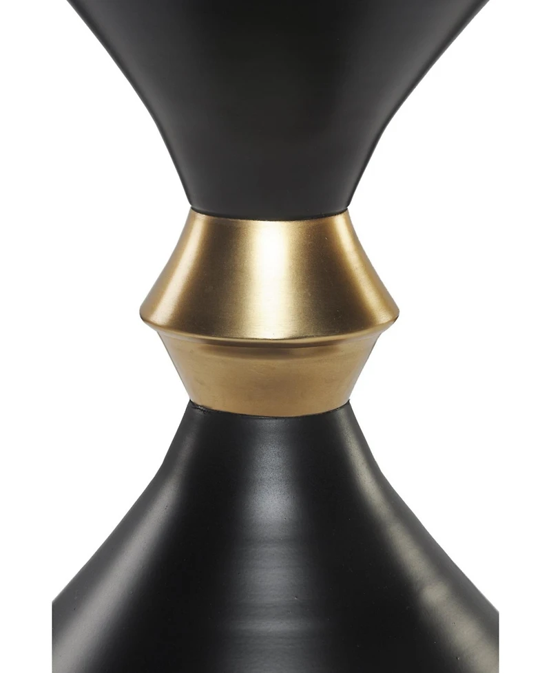 HomeRoots 18" Iron End Table