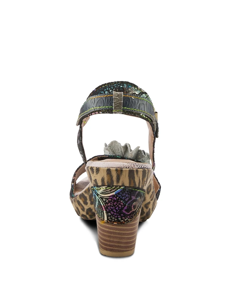 L'Artiste Women's Spring Step Wildcat Platform Buckle with Closure