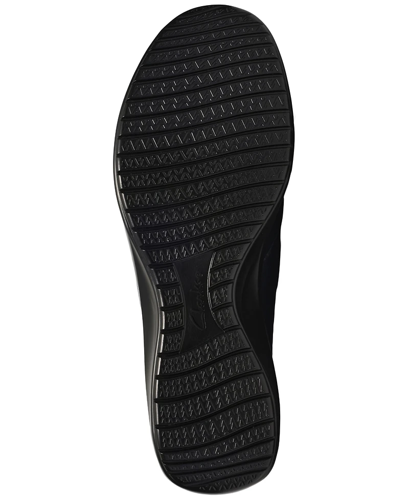 Clarks Women's Kaetlyn Flow Round Toe Booties