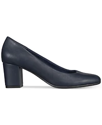 Easy Street Proper Pumps
