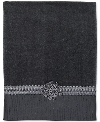 Avanti Braided Cuff Medallion Bath Towel, 25" x 50"