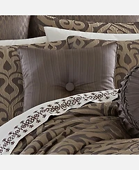 J Queen New York Astoria 4-Pc. Comforter Set