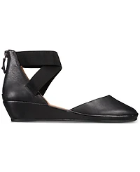 Gentle Souls by Kenneth Cole Women's Noa Flats