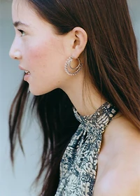 Semi-hoop earrings quartz detail