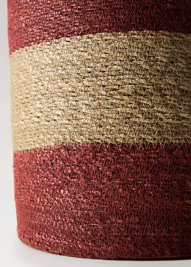 Round two-tone seagrass basket