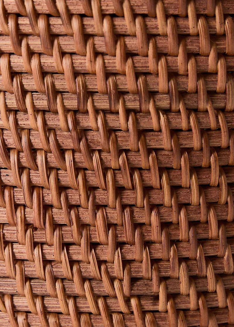 Fine rattan box with lid