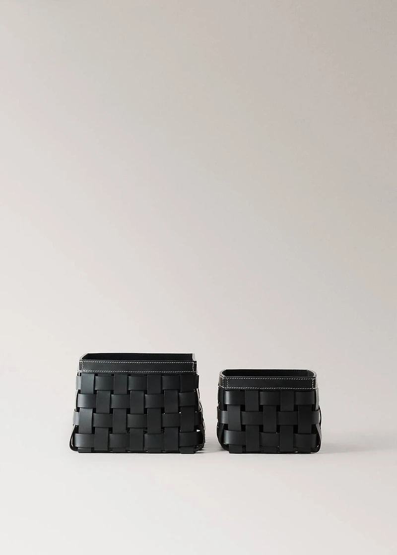 Medium braided leather basket