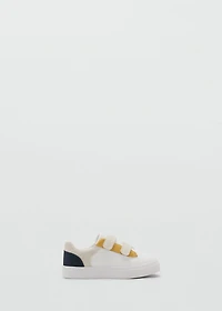 Velcro fastening straps sneakers