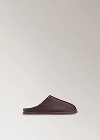 Leather clogs with stitching detail