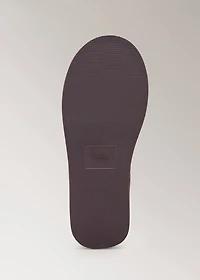 Leather clogs with stitching detail