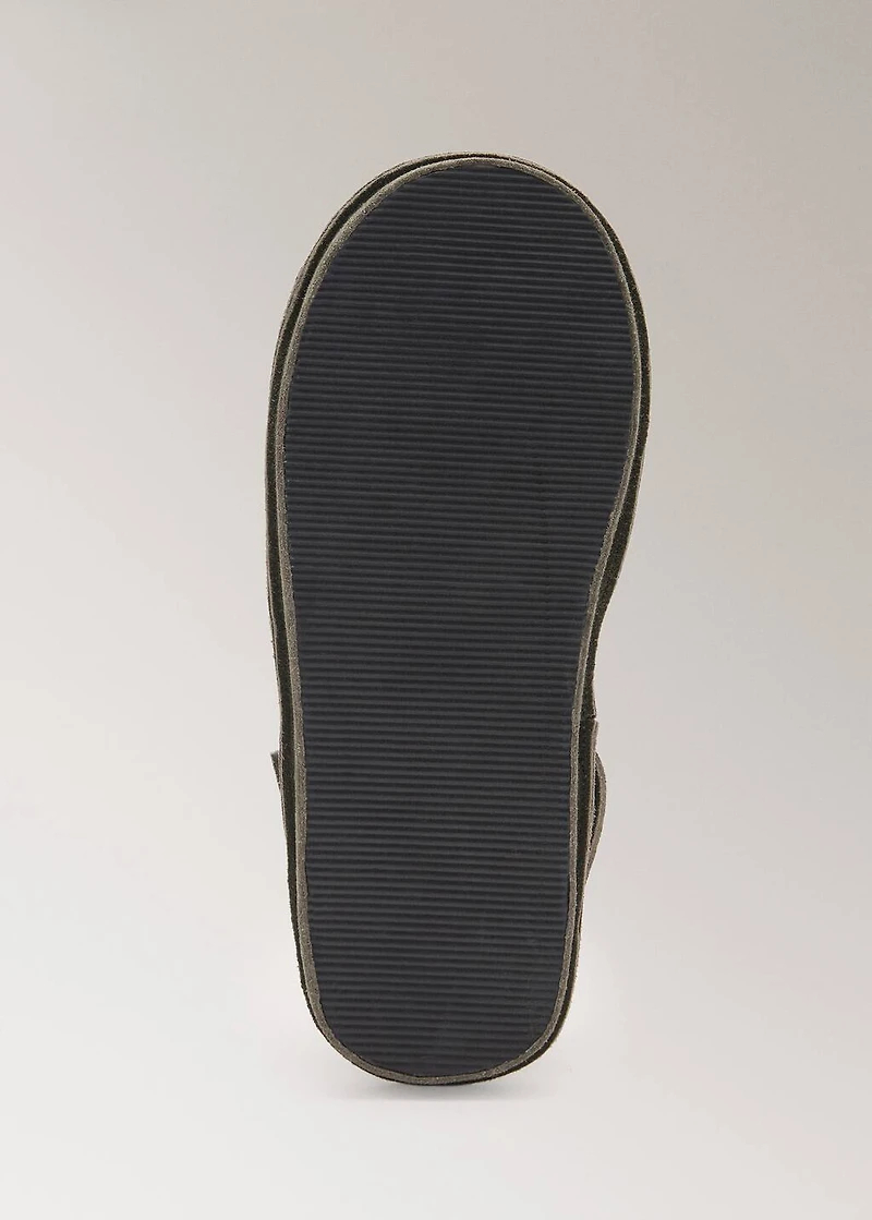 Leather slippers with shearling lining