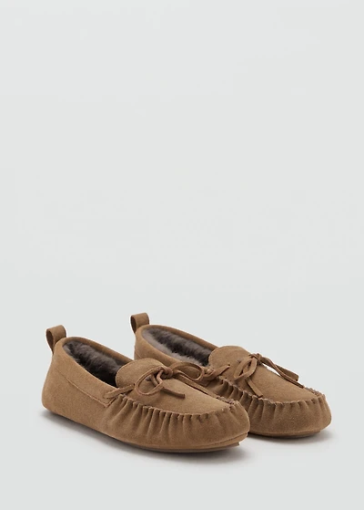 Leather moccasins with fur lining
